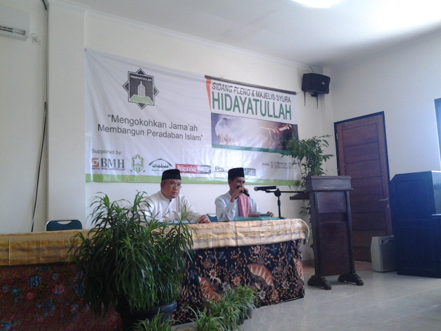 Pengarahan Pimpinan Umum Ustadz Abdurrahman Muhammad di acara Sidang Pleno Hidayatullah