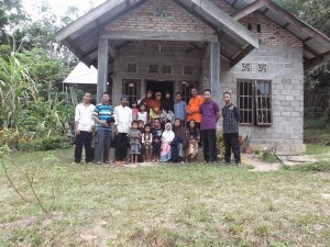 Ketua Yayasan Hidayatullah Medan, H. Choirul Anam bersama bersama keluarga di Rengat Indragiri Hulu
