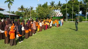 Babinsa Koramil 1701-22Muara Tami Latih PBB Santri Pesantren Hidayatullah Jayapura (1)