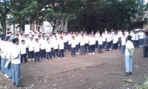 ILUSTRASI: Santri Pesantren Hidayatullah Makassar berbaris sebelum memasuki ruang kelas/ dok