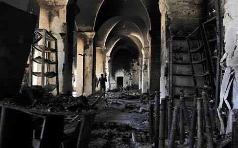 Masjid Umawi yang dibom dan dibakar rezim Asad. Untuk pertama kalinya sejak seribu tahun lalu, tidak ada solat Jum’at di Aleppo