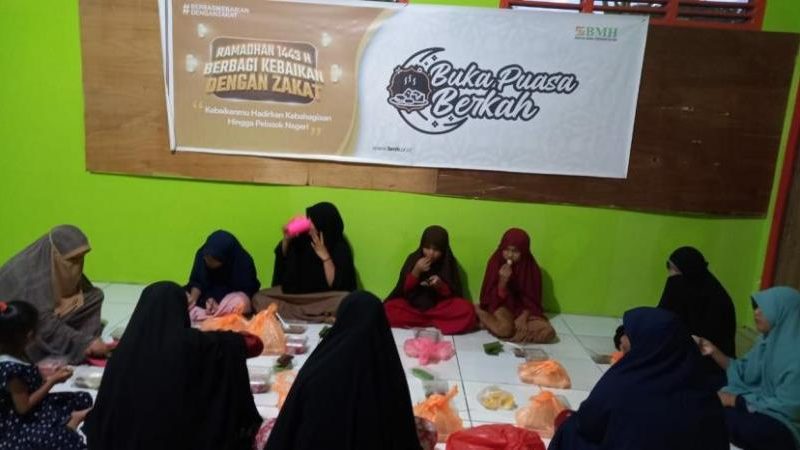 BMH Gelar Buka Puasa Berkah Bersama Santri Pulau Terluar Indonesia