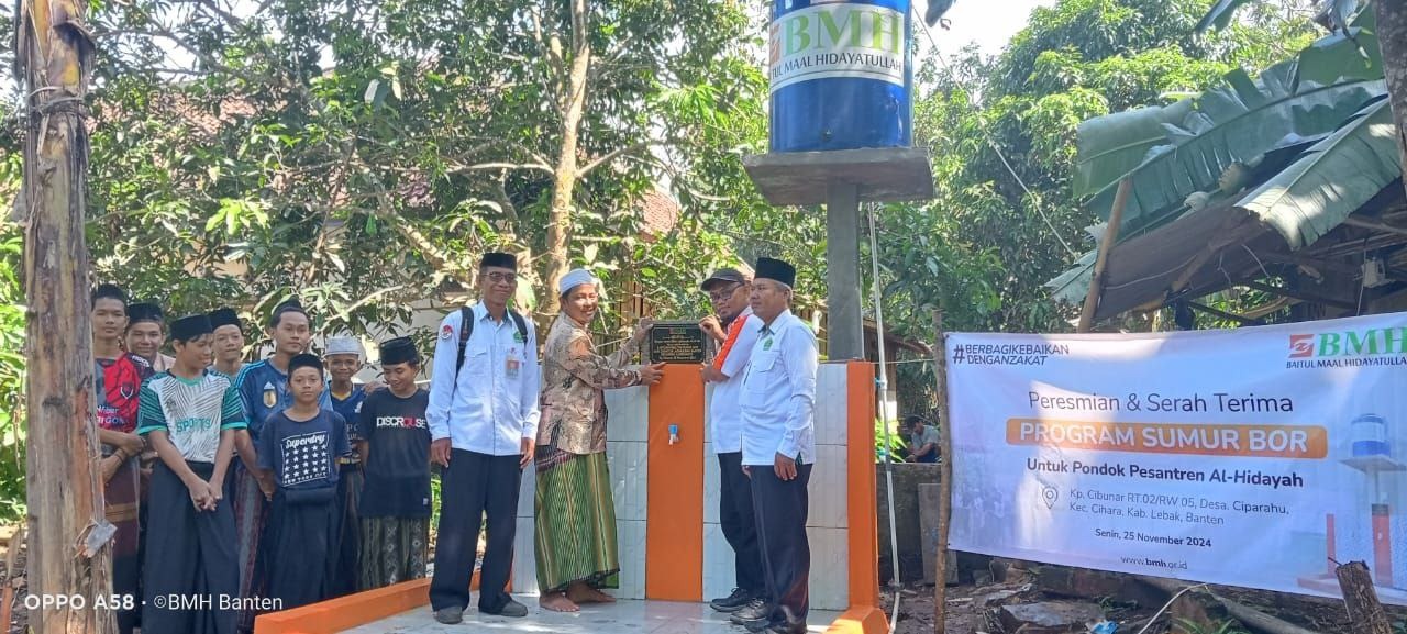 Sumur Bor Untuk Pesantren Al Hidayah Dukung Penuhi Kebutuhan Dasar