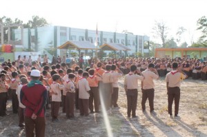 Bari berbaris di Kampus II Hidayatullah Tanjung Uncang, Riau / HTU
