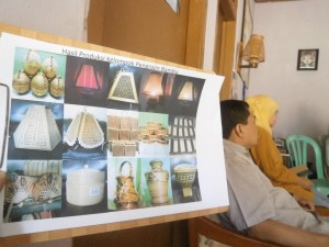 Sejumlah kerajinan tangan hasil karya masyarakat dalam Sukabumi / YBH 