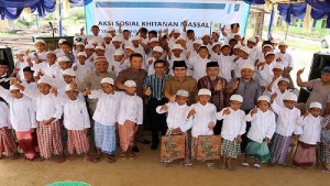 Ilustrasi: Santri Pondok Pesantren Hidayatullah Sangatta, Kabupaten Kutai Timur, dalam sebuah kegiatan ramah tamah dengan dermawan dan tokoh setempat