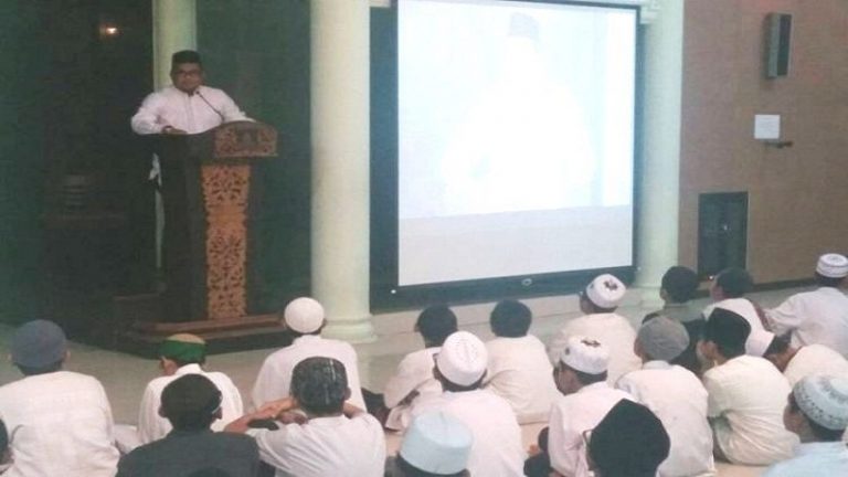 Wakil Bupati Kutim Motivasi Santri Hidayatullah Malang