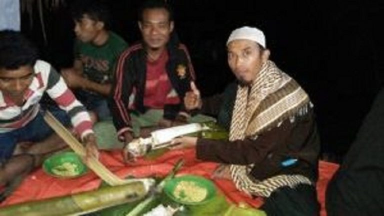 Dai Hidayatullah Masuk Hutan Bina Suku Terasing Togutil