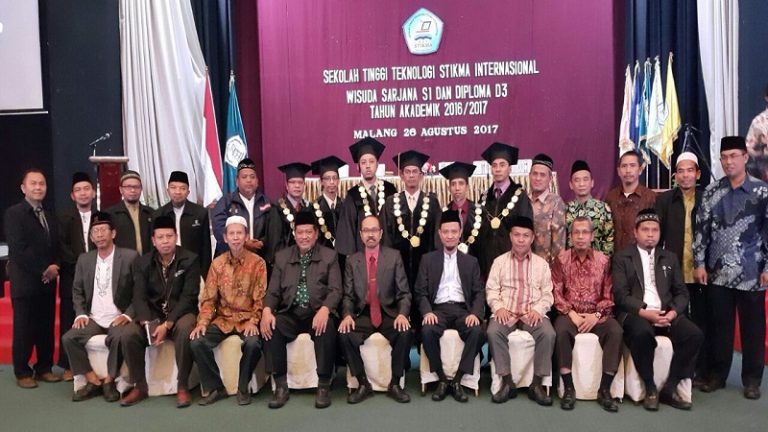STT STIKMA Internasional Malang Menggelar Wisuda Sarjana dan Diploma