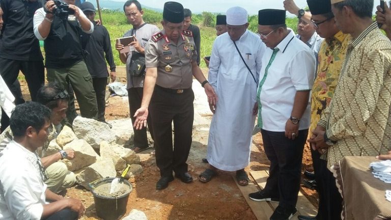 Kapolda Kaltim Peletakan Batu Pertama Pesantren Qur’an Hidayatullah Kenyamukan