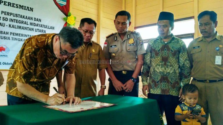 Wabup Resmikan Bangunan Perpus Hibah dari Jepang
