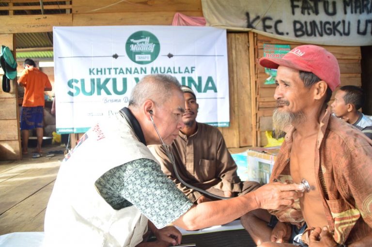 IMS Beri Layanan Kesehatan Gratis 100 Muallaf Suku Wana