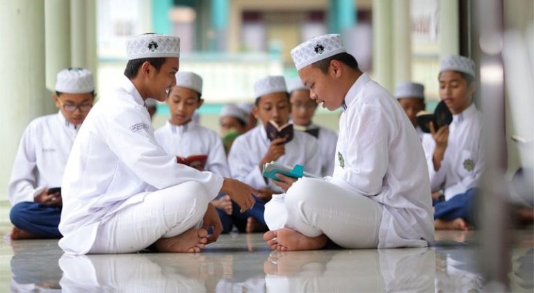Cetak Walijah Melalui Halaqah