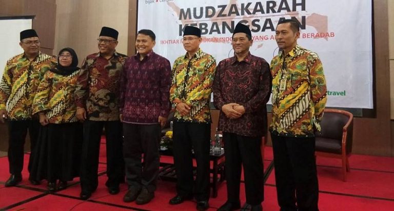 DR Abdul Mannan Pesan Shalat Berjamaah Awal Kemenangan