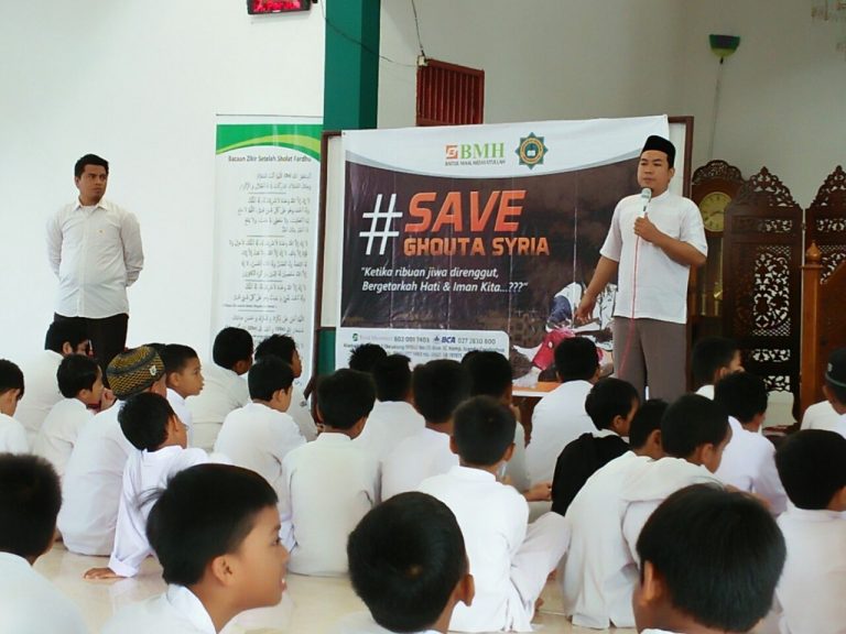 Membangun Empati dan Teladan Saling Berbagi SDI Hidayatullah Samarinda