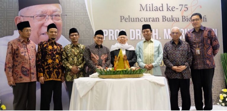 Ketum DPP Hidayatullah Hadiri Peluncuran Biografi Ketua MUI