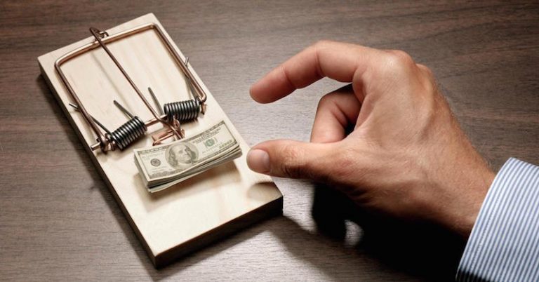 Terbuai Keuntungan Investasi dan Skema Ponzi