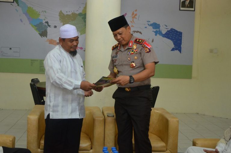 Silaturrahim Kapolda Kaltim ke Ponpes Hidayatullah Pusat Gunung Tembak