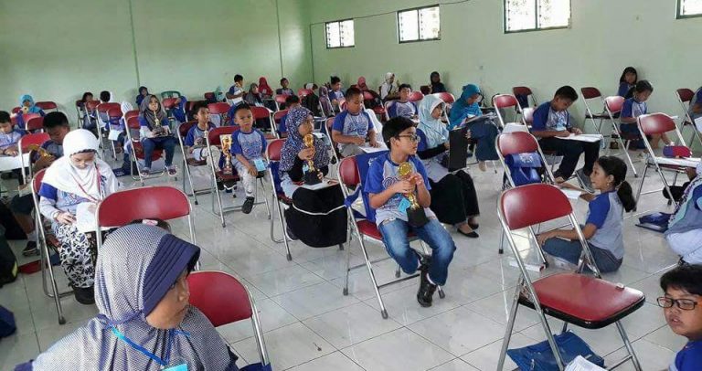 SMK Hidayatullah Kudus-Topaz Global Gelar Olimpiade 2018