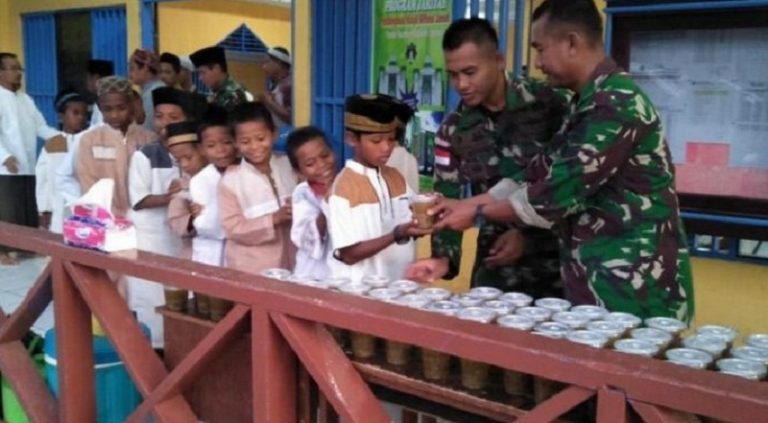 Yonif 501 Kostrad Bukber Santri Hidayatullah Jayapura