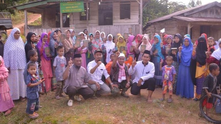 Berjibaku Lumpur Membina Muallaf Eksodus Timor Timur