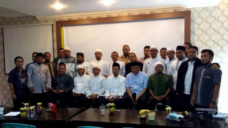 Silaturahim KH Nashirul dengan Kader Hidayatullah Papua