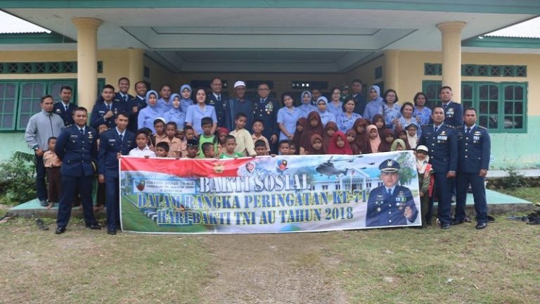 Hari Bakti TNI AU, Lanud Dominicus Baksos di Ponpes Hidayatullah