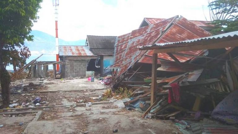 Menata Kampus Hidayatullah Palu Usai Diterjang Tsunami