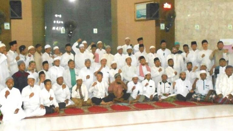Mengikis Kesombongan dan Berbuat untuk Maslahat Umat