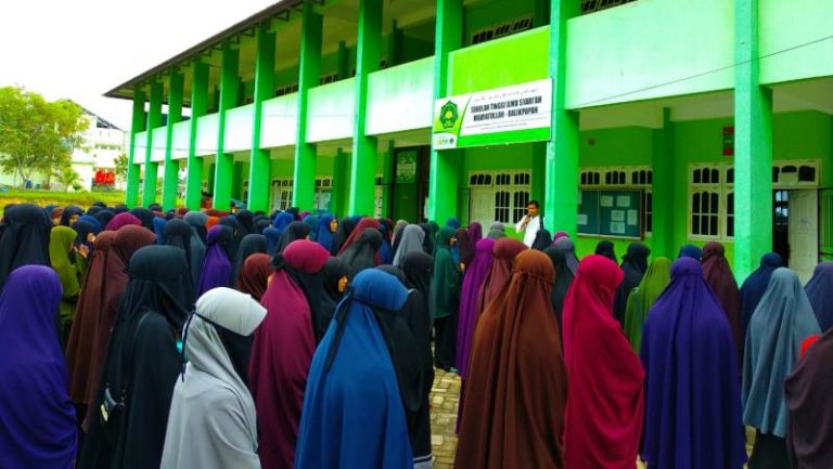 STIS Hidayatullah Melahirkan Generasi Emas untuk Umat