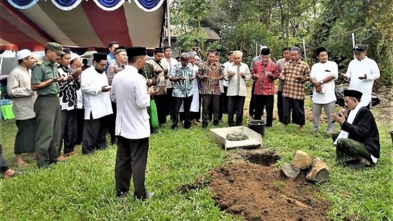 Dakwah Kampus Hidayatullah Kutai Barat Majukan Pendidikan