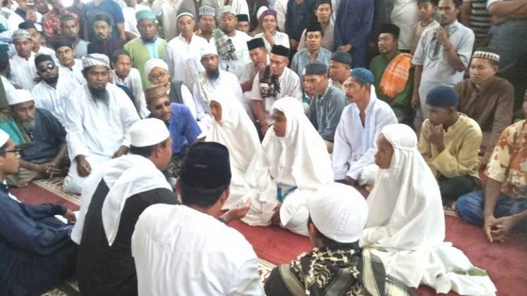 Tiga Wanita dari Suku Togutil Ikarkan Kalimat Syahadat