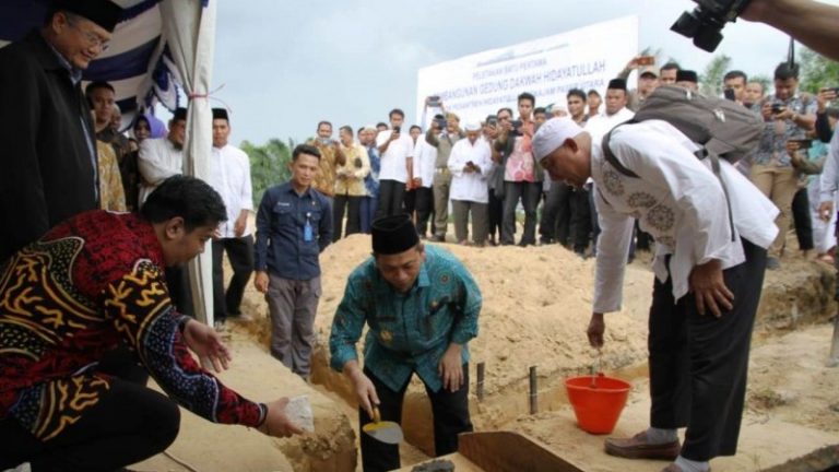 Wagub Letakkan Batu Pertama Gedung Dakwah Hidayatullah PPU