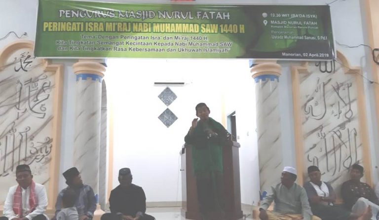 Ustadz Sanusi Tauhsiah Isra’ Mi’raj di Masjid Nurul Fatah Reremi Manokwari