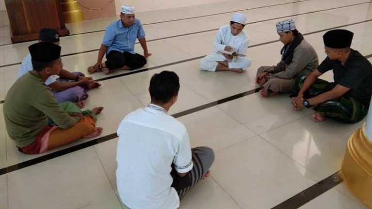 Prajurit Lantamal TNI Peskil di Kampus Hidayatullah Tarakan