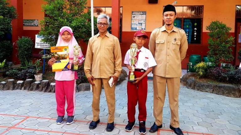 Bangga Prestasi Murid Sekolah Dasar Hidayatullah Kudus