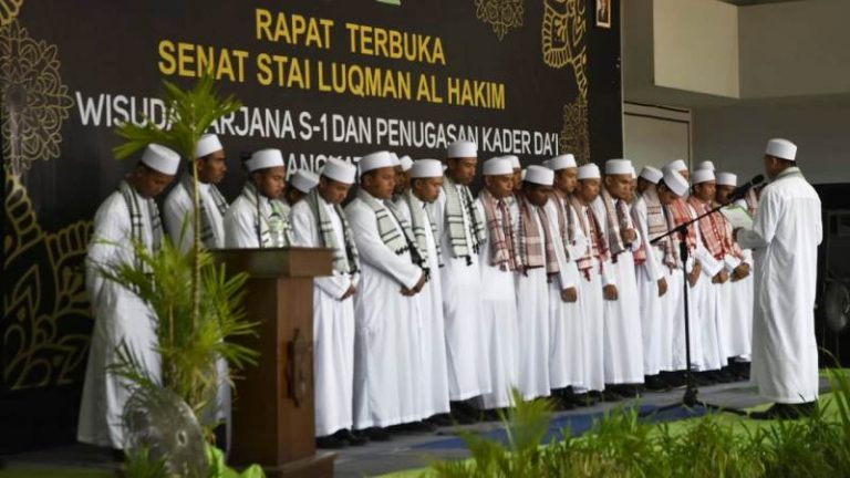 STAIL Surabaya Tugaskan 35 Wisudawan ke Pelosok Negeri