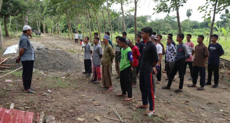 Sekolah Dai Sultanbatara Gembleng Santri dengan Kerjabakti