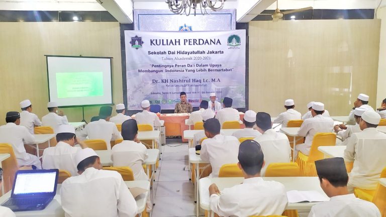 Kuliah Perdana, Ketum Tandai Dimulainya Sekolah Dai Jakarta