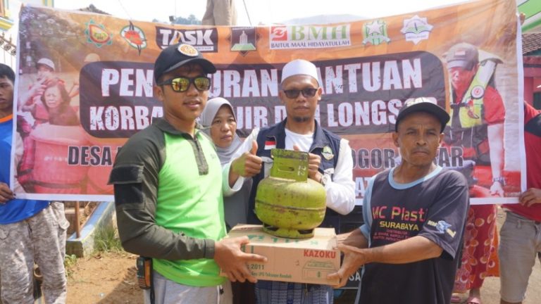 TASK Hidayatullah Sinergi Salurkan Bantuan Lanjutan Warga Terdampak Banjir
