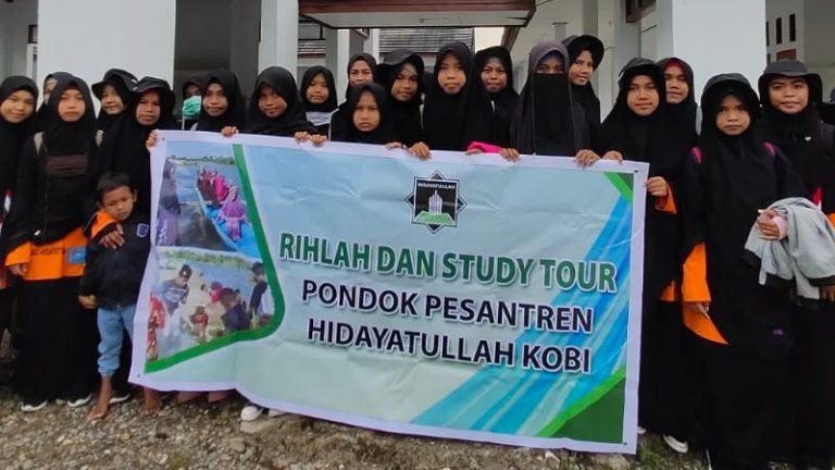 Murid Hidayatullah Kobi Belajar Tata Boga dan Napak Tilas RRI