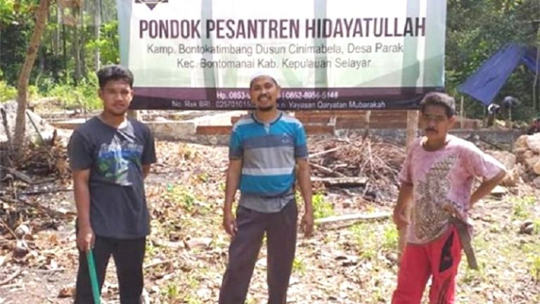 Semangat Pengantin Baru Merintis Pesantren