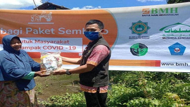 Pesantren Tahfidz di Kon-Sel Bagikan Ikan Bandeng