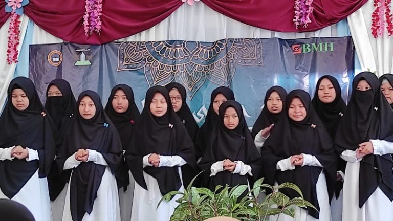 Tasmi’ Jama’i Santriwati Pondok Pesantren Al Burhan Hidayatullah Semarang