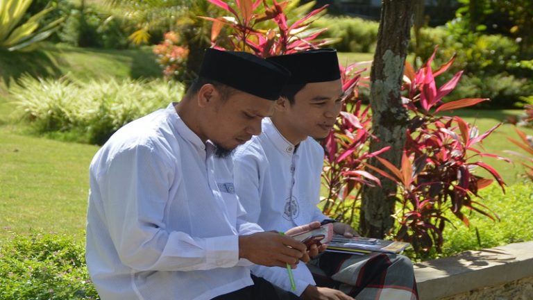 Menuju Kemandirian Ekonomi Bangsa dengan Membangun Karakter