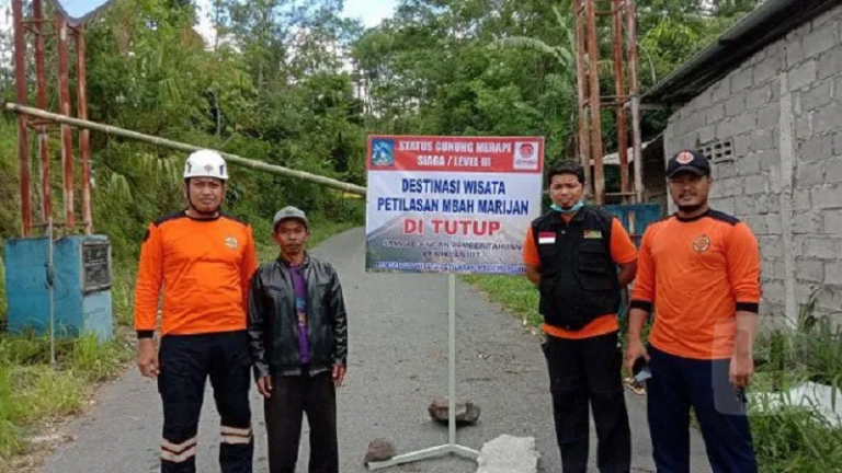 TASK Hidayatullah Bantu Anak-anak Pengungsi Merapi