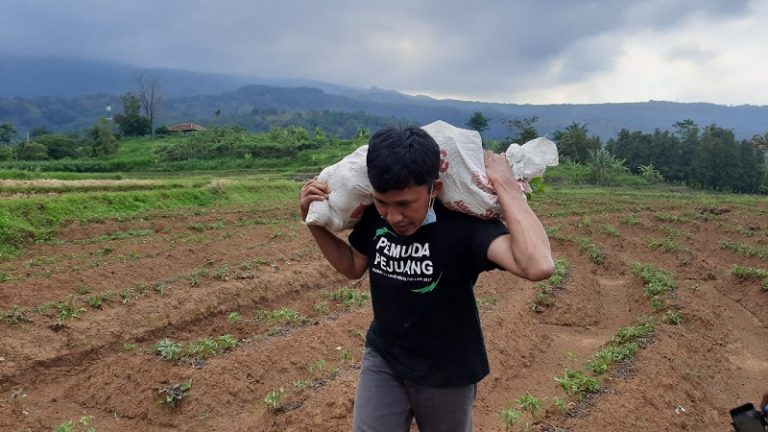 Dalam Barisan, Bergerak dan Menghasilkan Kebaikan