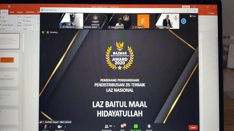 Laznas BMH Menerima Award Pendistribusian ZIS Terbaik dari Badan Amil Zakat Nasional