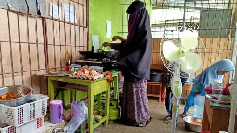 Perjuangan Mushida Sediakan Makanan Gratis Untuk Semua