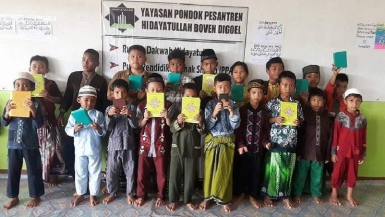 Ponpes Hidayatullah Membina Santri di Boven Digoel Papua